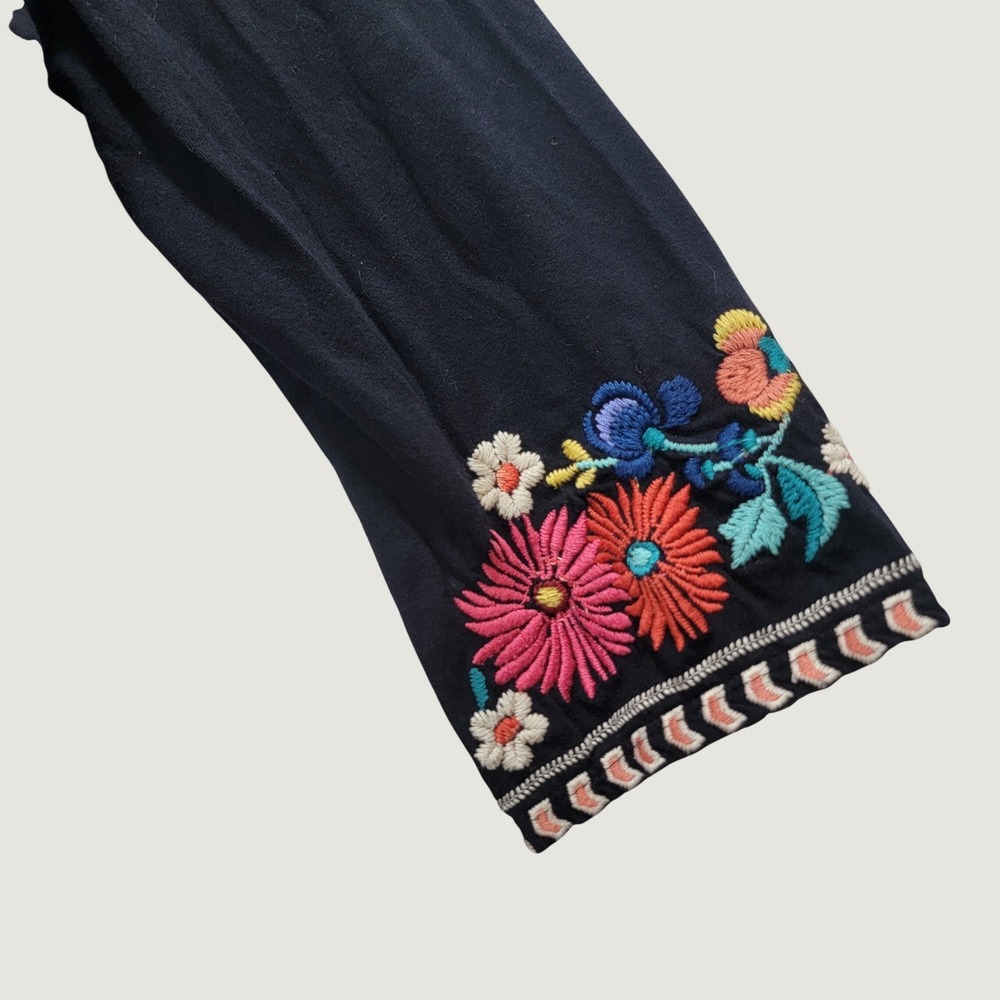 JW Los Angeles Johnny Was Black Floral Embroidered Boho V-Neck Top S 3/4 Sleeve - Picture 4 of 11
